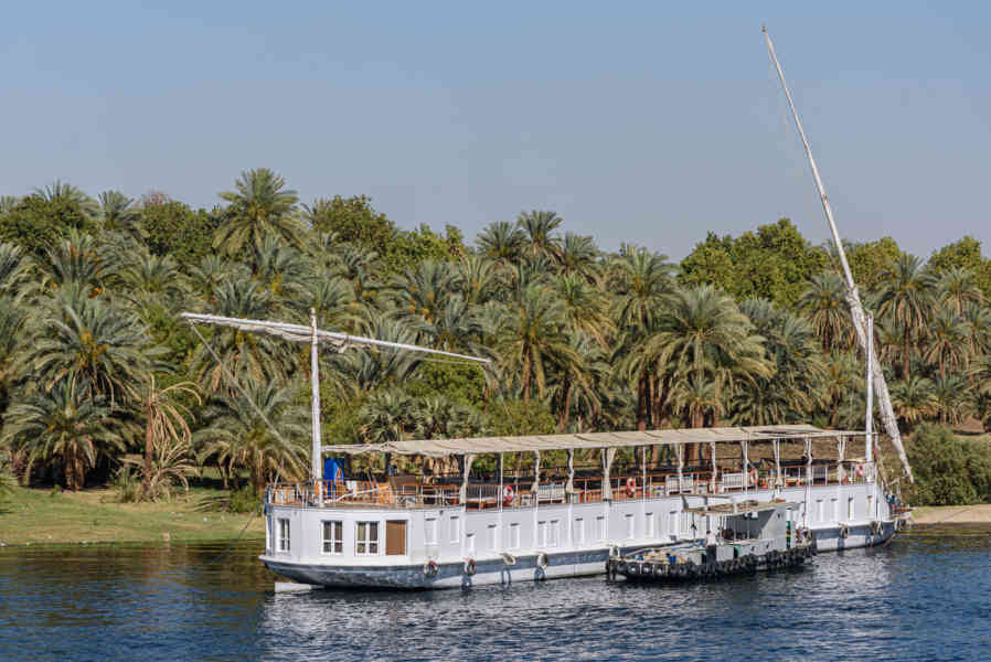 Egipto 367 - rio Nilo - barcos.jpg